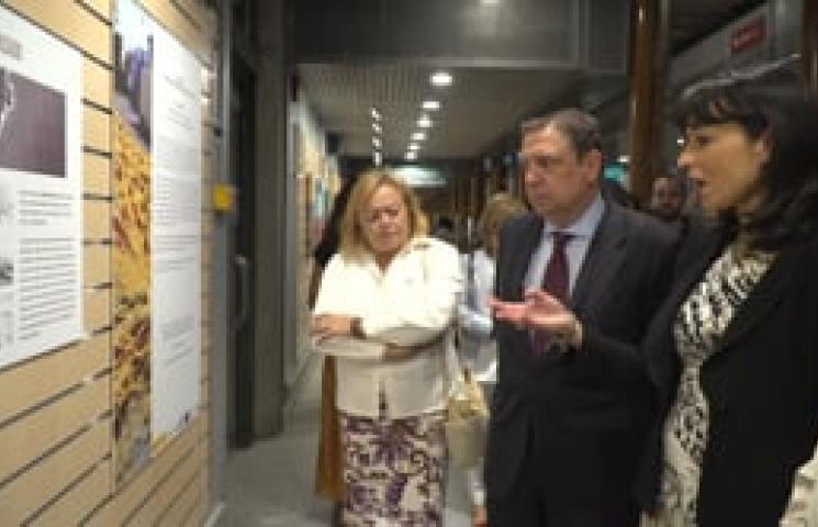Visita del Ministro de Agricultura, Pesca y Alimentación a la exposición “Reservas marinas y pesca artesanal”